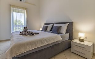 Apartments with Shared Pool Rocco 1