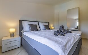 Apartments with Shared Pool Rocco 1
