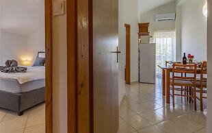 Apartments with Shared Pool Rocco 1