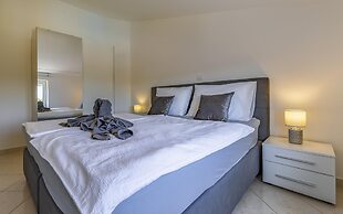 Apartments with Shared Pool Rocco 1