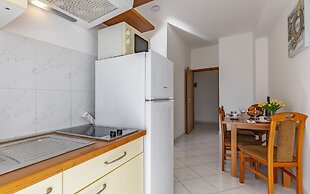 Apartments with Shared Pool Rocco 1