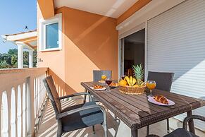Apartments with Shared Pool Rocco 1
