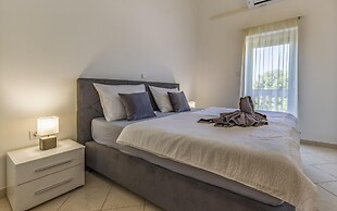 Apartments with Shared Pool Rocco 1