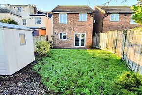 Impeccable 4-bed House in Cheltenham