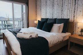 Lake Resort Suite Views Amenities