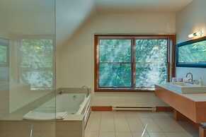 Spacious log Cottage Resort Access Citq 242255