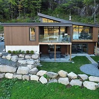 Lakeview Mid Century Luxury Cottage Citq 311414