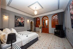 Nomadz Palace