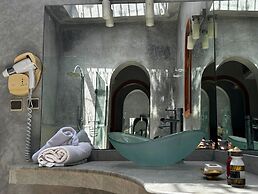 Nomadz Palace