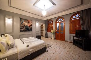 Nomadz Palace