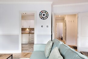 Comfortable 2 Bed Apartment by Tower Bridge