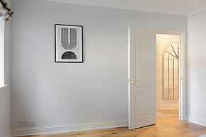 Comfortable 2 Bed Apartment by Tower Bridge