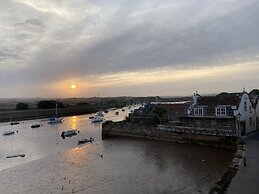 Impeccable 3-bed House - Topsham, Exeter