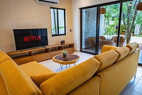 Villa Chicana Resort Pool AC Fast Internet
