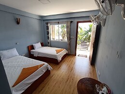 Roomy Guesthouse