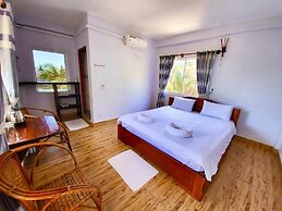 Roomy Guesthouse