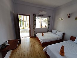 Roomy Guesthouse