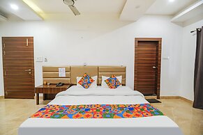 Fabhotel Apple Tree