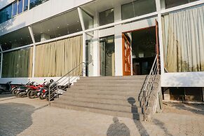 Fabhotel Dreams Inn