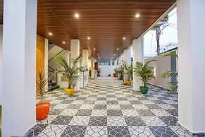 Fabhotel Paramount