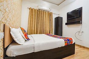 Fabhotel Paramount