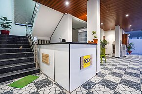 Fabhotel Paramount