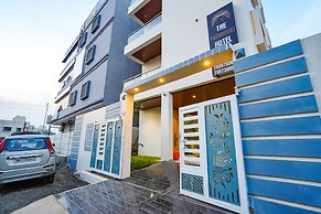 Fabhotel Paramount