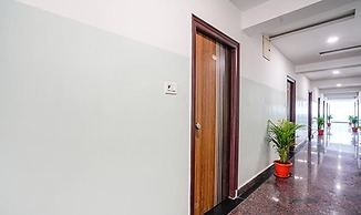 Fabhotel Sri Karthikeya Grand