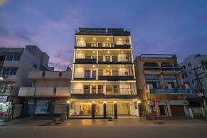 FabHotel Sky Suites Karkardooma