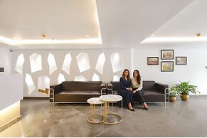 FabHotel Sky Suites Karkardooma