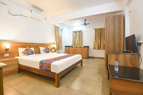 FabHotel Holiday Suites
