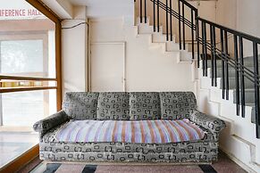 Fabhotel Girija