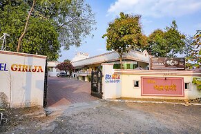 Fabhotel Girija