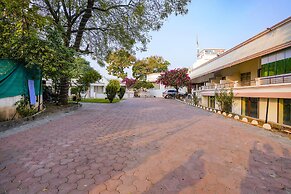 Fabhotel Girija
