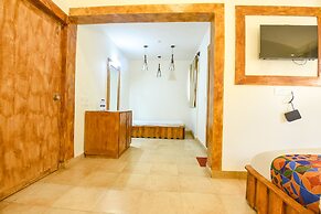 Fabhotel Grand Royal Palms