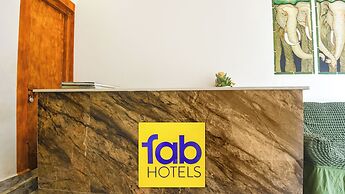 Fabhotel Grand Royal Palms