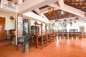 Fabhotel Grand Royal Palms