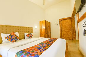 Fabhotel Grand Royal Palms