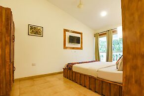 Fabhotel Grand Royal Palms