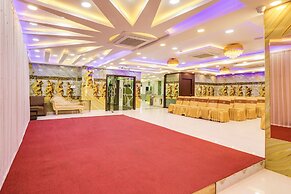 Fabhotel Prime Ravila Grand