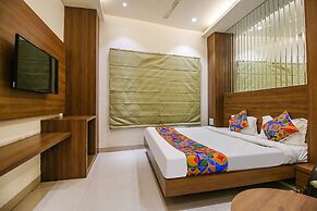 Fabhotel Royal Palace Ii
