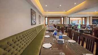 Yashshree Sanderling Mall Road
