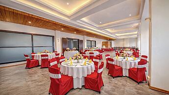 Yashshree Sanderling Mall Road