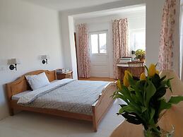 Barn Guesthouse Csíkdelne
