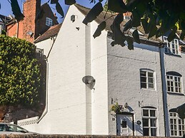 31 Riverside