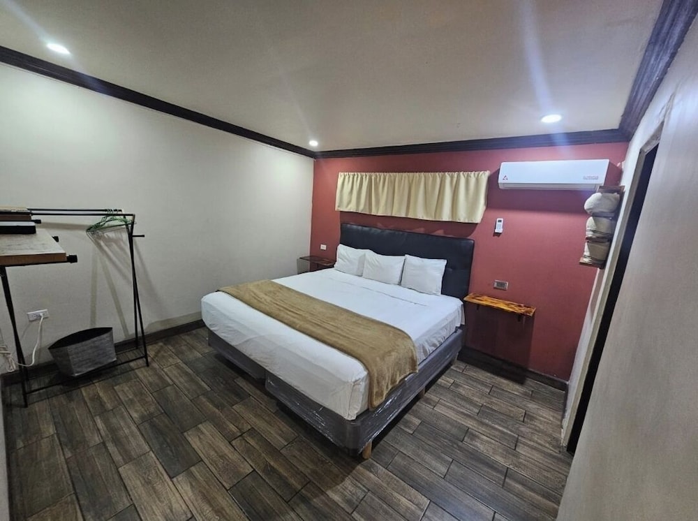 HOTEL CADILLAC