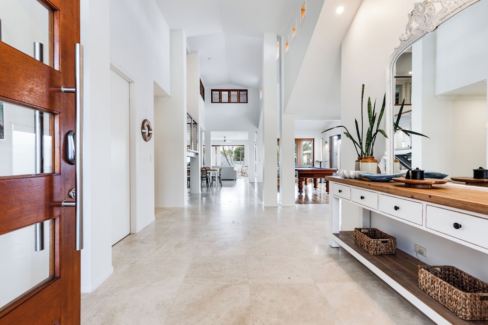 Lux Tropical Haven Mooloolaba Moonda5