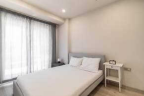 Central Studio w Balcony 10 min to Lara Beach