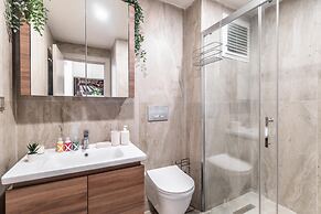 Central Studio w Balcony 10 min to Lara Beach