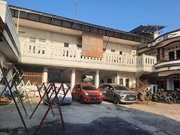 OYO Life 93160 Kost Jenny Karawang